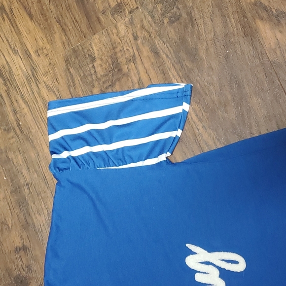 Top - Picture 2 of 4